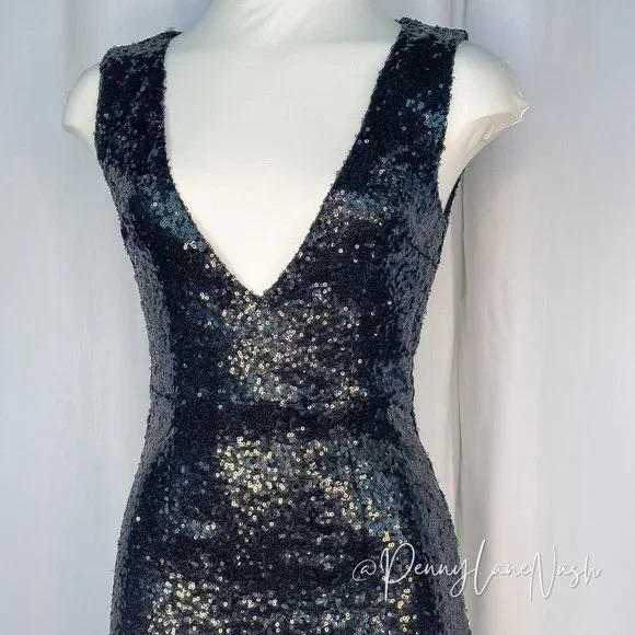 Tobi Gwyn Deep V Neck Sequin Bodycon Dress Black - Picture 4 of 11